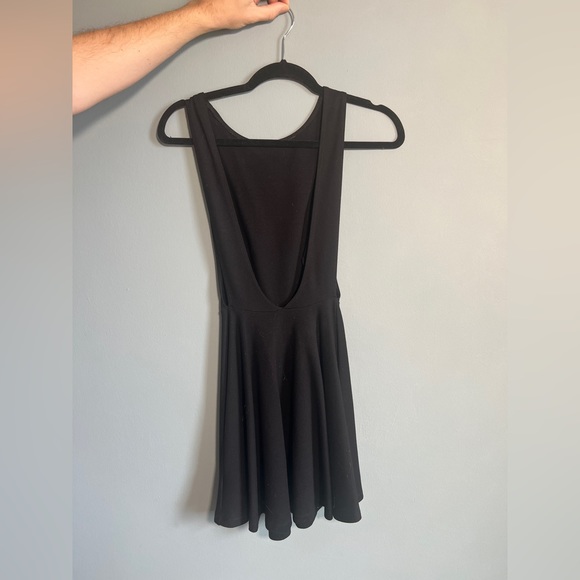 Black dress with open back - Picture 2 of 2